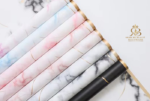 Papier Cadeau Marbre Luxe Belle Fleure – Emballage Chic & Raffiné – Image 2