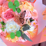 Bouquet de fleurs synthétiques