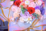 Bouquet blooms composé de fleurs artificielles – Image 3